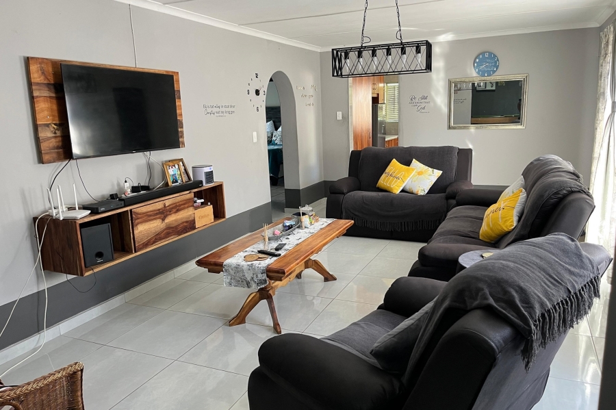 3 Bedroom Property for Sale in Pacaltsdorp Western Cape